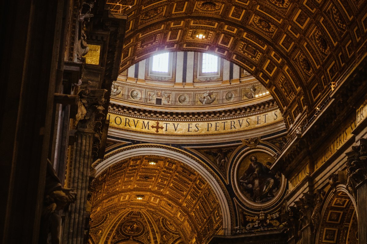 Navigating the Vatican: A Visitor’s Guide to St. Peter\'s Basilica